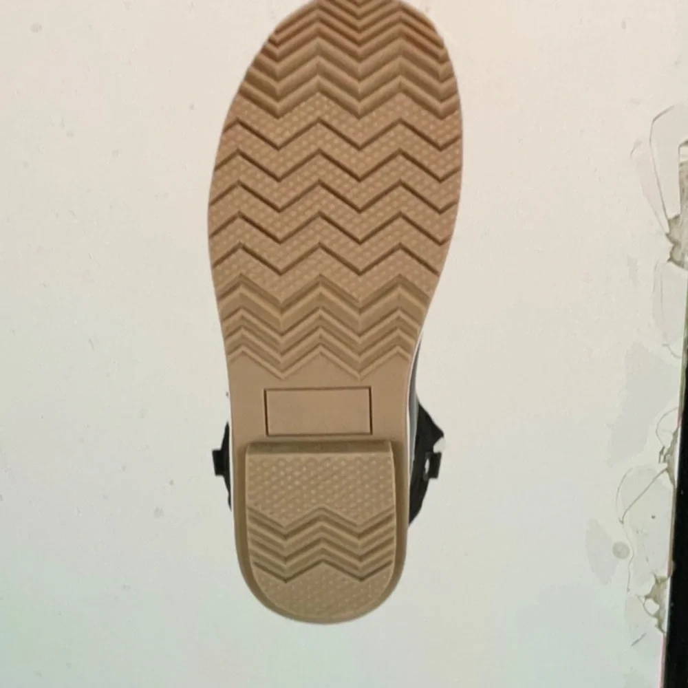 Journee Collection Pippah Winter Weather Black Quilted Winter Boots NIB Size 10 - Picture 8 of 12